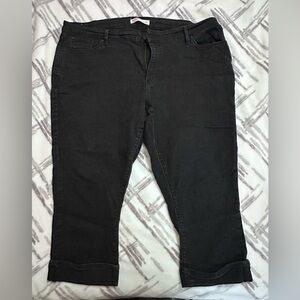 Women’s Levi’s capris